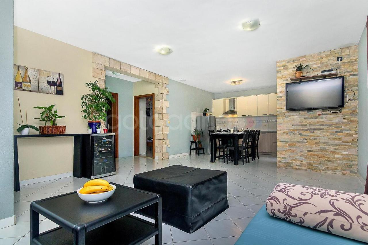 Holiday Home Darius With Hot Tub Makarska Extérieur photo